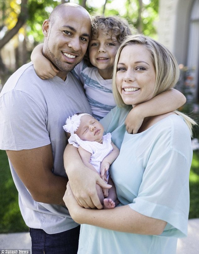 Kendra Wilkinson with her ex-husband and kids. | Source: dailymail.co.uk