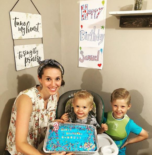 Jill Duggar Dillard with Children}}