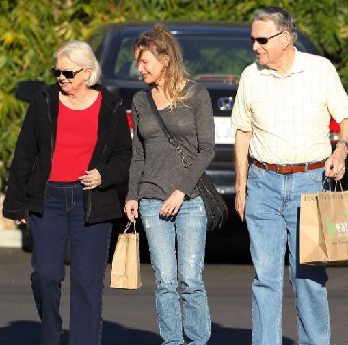 Renee Zellweger with Parent/s}}