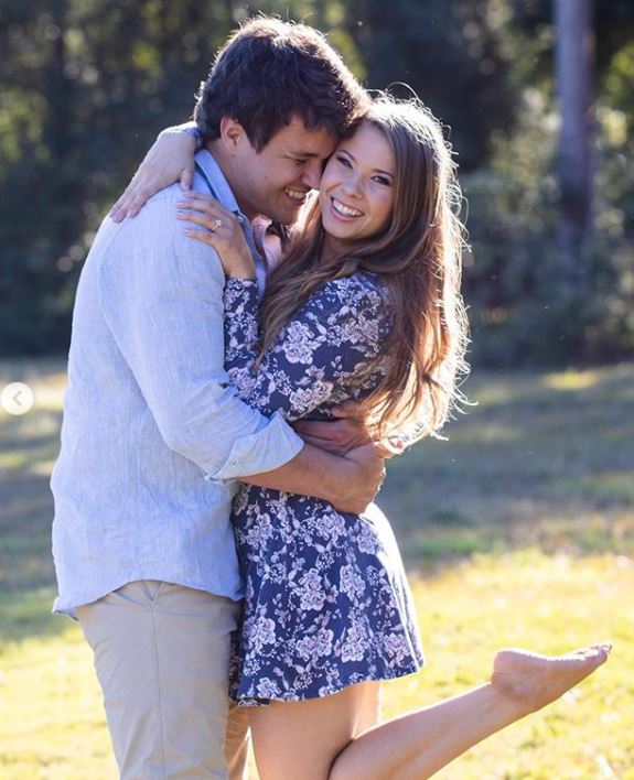 Chandler Powell with his wife, Bindi Irwin. | Source: Instagram.com