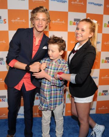 Cody Simpson with Sibling/s}}