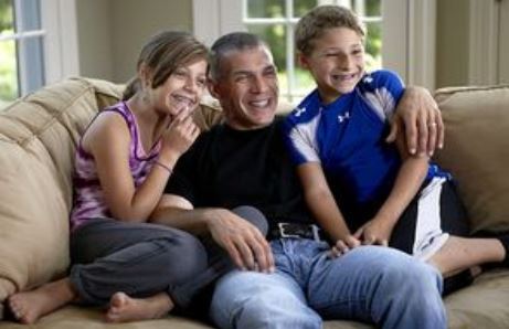 Joe Girardi with Children}}