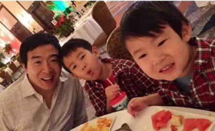 Andrew Yang with Children}}