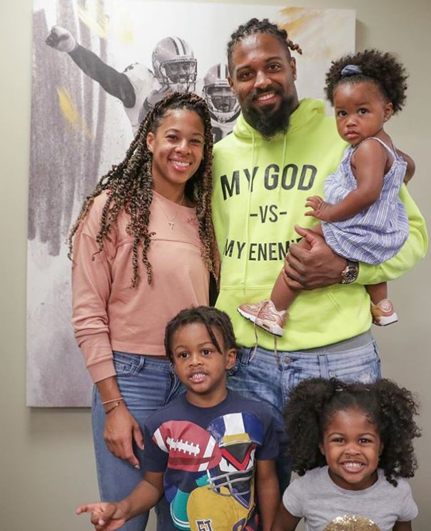 Cameron Jordan with Children}}