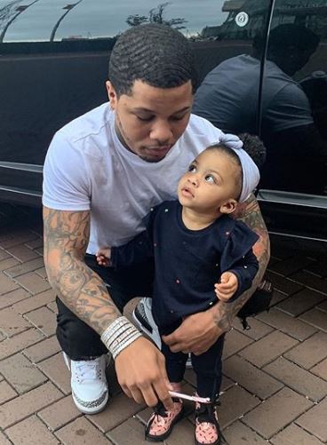 Gervonta Davis with Children}}