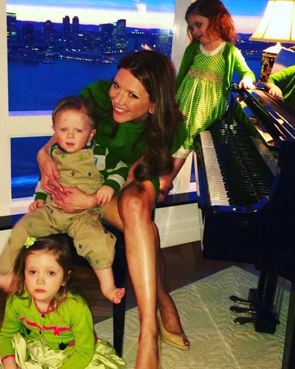 Trish Regan with Children}}