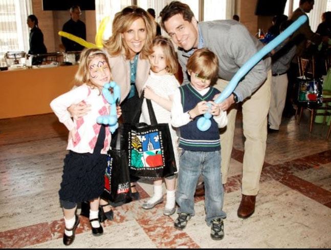 Alisyn Camerota with Children}}