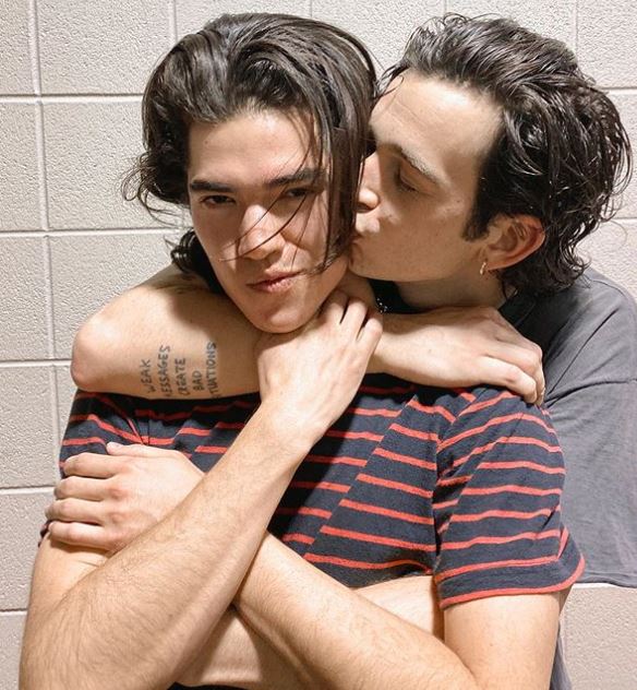 Conan Gray with his friend, Matthew Healy. | Source: Conan's Instagram