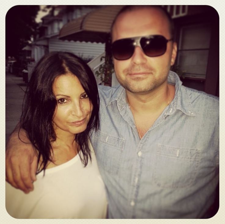 Kathrine Narducci with Children}}