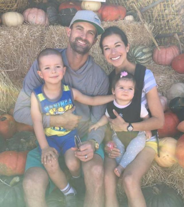 Ana Cabrera with Children}}