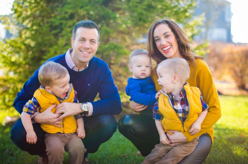 Nicole Pence with her husband, Jason & sons. | Source: Twitter