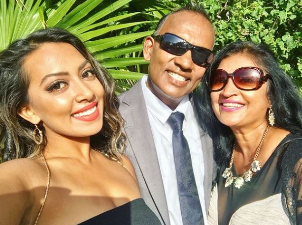 Melinda Shankar with Parent/s}}