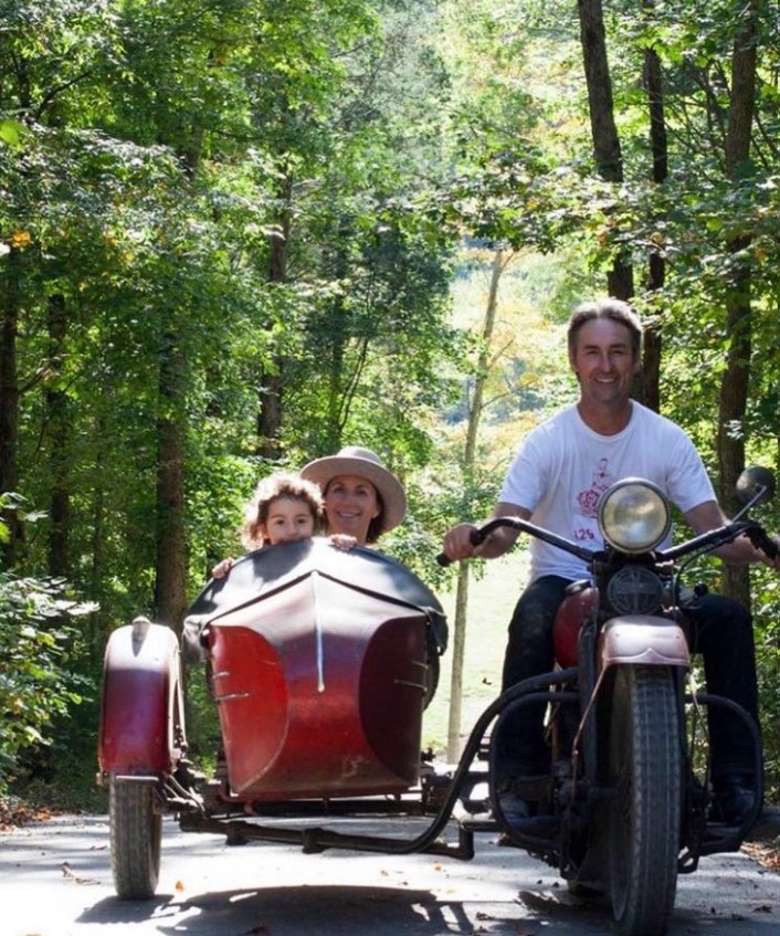 Jodi Faeth with her husband and daughter | Source: Mike's Instagram