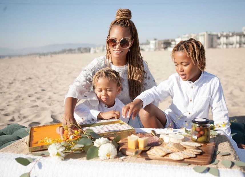 Breegan Jane with Children}}