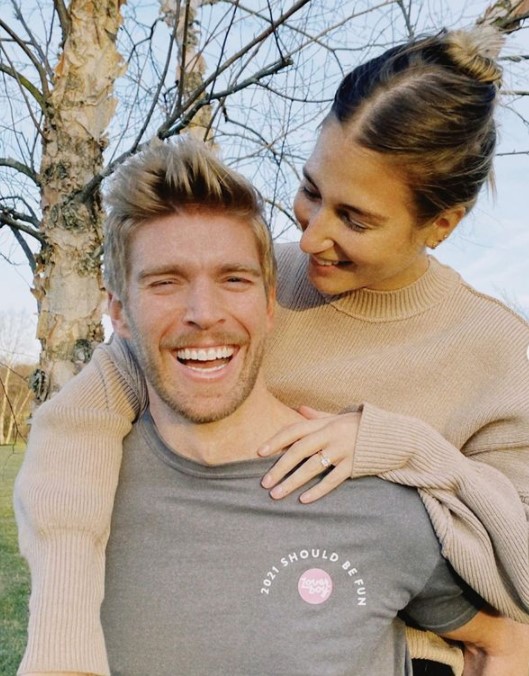 Amanda Batula with her fiance Kyle Cooke | Source: Amanda's Instagram