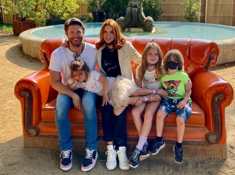 Danneel Ackles with her husband & childrens. | Source: Instagram