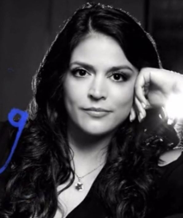 Cecily Strong